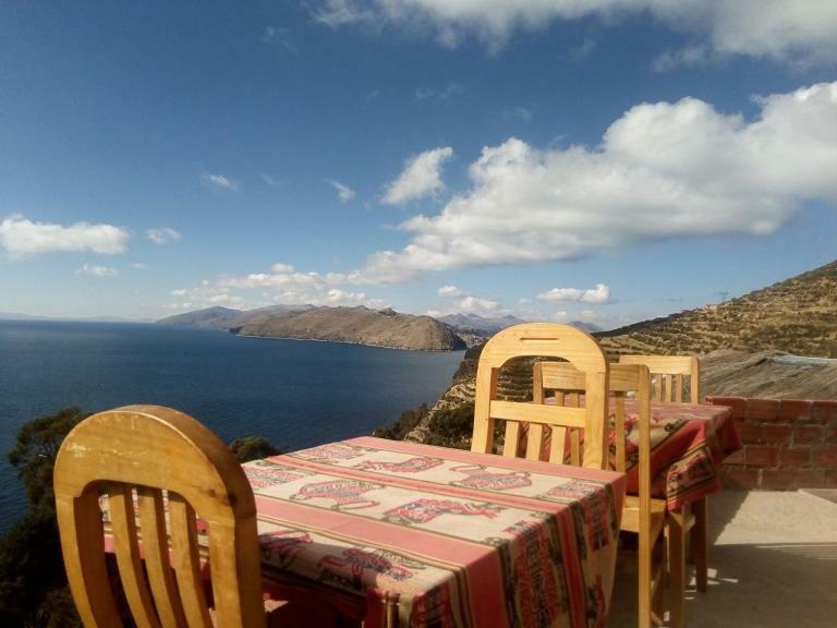 Las Cabanas Lodge Isla del Sol ภายนอก รูปภาพ